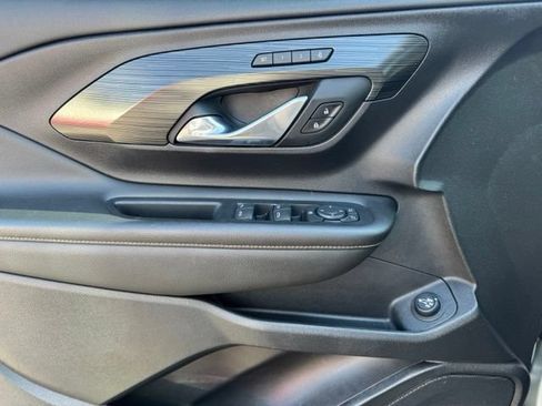 Used 2021 GMC Terrain SLT w/ Infotainment Package II AWD/4WD image 18
