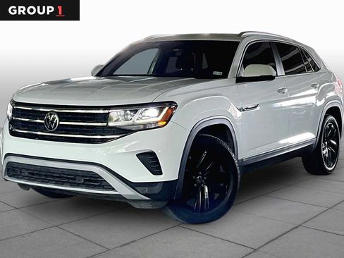 Used 2020 Volkswagen Atlas Cross Sport SE w/ Panoramic Sunroof Package FWD image 1