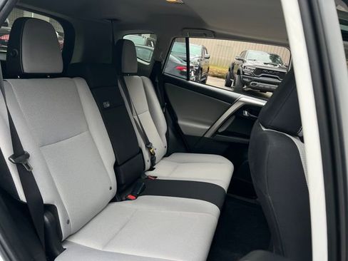 Used 2018 Toyota RAV4 XLE image 28