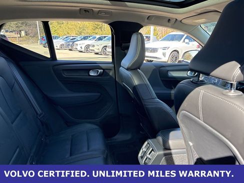 Certified 2025 Volvo XC40 B5 Core image 10