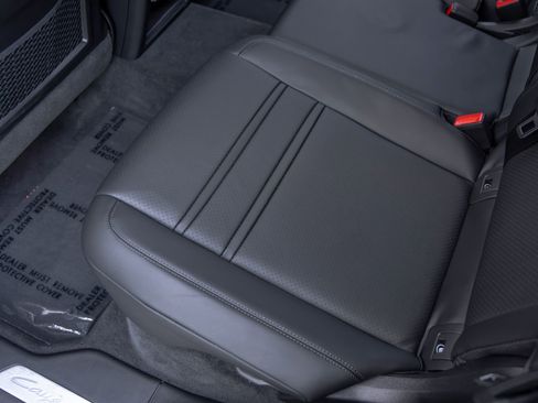 Certified 2026 Porsche Cayenne Coupe AWD/4WD image 44