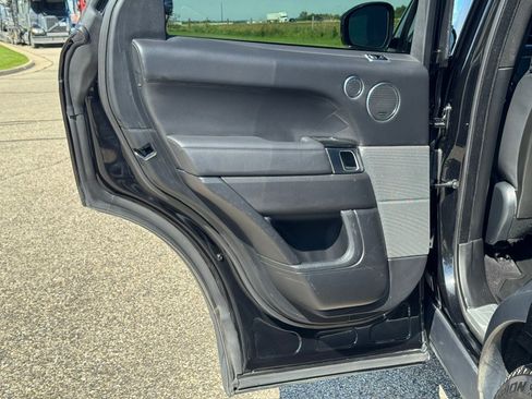 Used 2019 Land Rover Range Rover Sport HSE AWD/4WD image 32