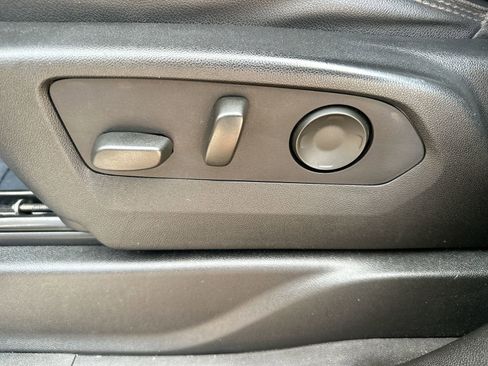 Used 2021 Chevrolet Suburban High Country image 12