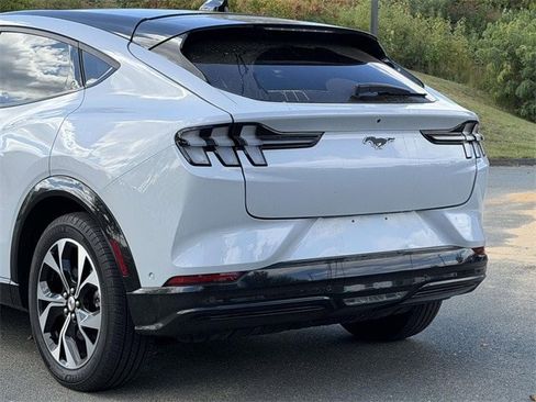 Certified 2021 Ford Mustang Mach-E Premium image 4
