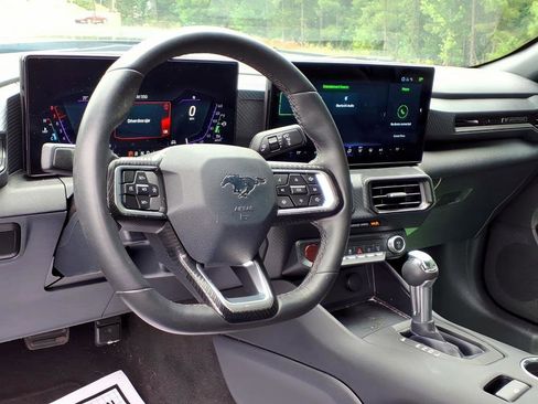 Used 2025 Ford Mustang Coupe RWD image 12