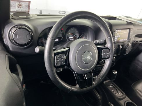 Used 2017 Jeep Wrangler Sahara image 19