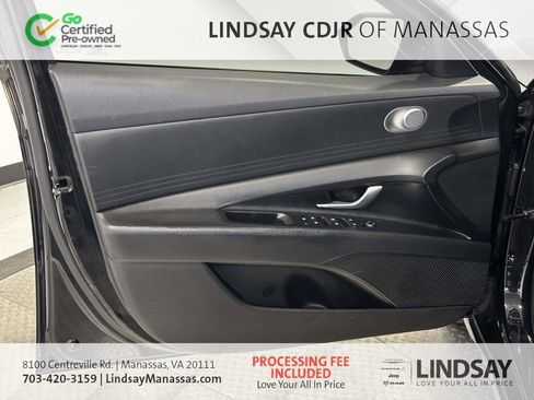 Used 2023 Hyundai Elantra SEL w/ Cargo Package FWD image 18