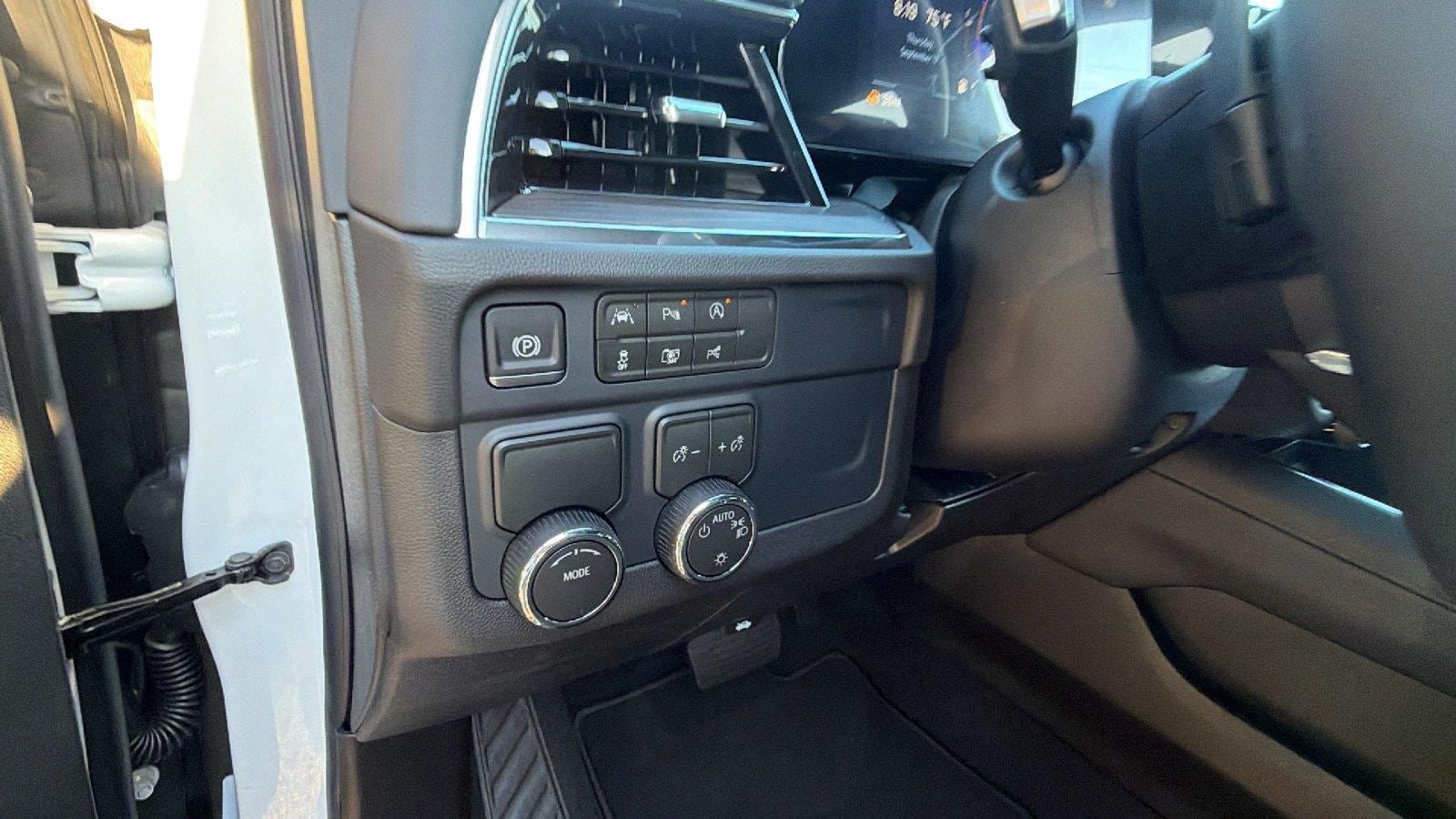 New 2026 Chevrolet Suburban LS RWD image 20