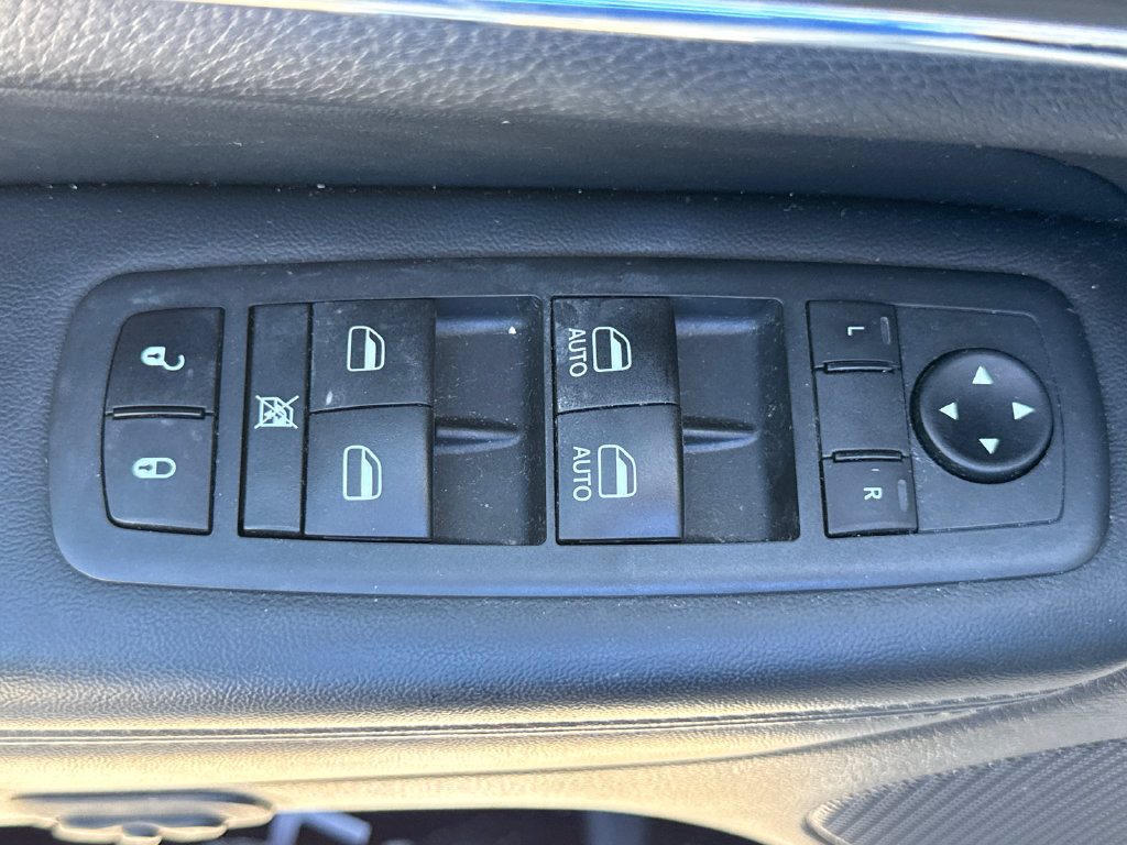 Used 2020 Jeep Grand Cherokee Limited w/ Premium Lighting Group AWD/4WD image 14