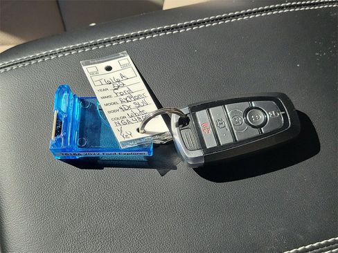 Used 2022 Ford Explorer Limited w/ Equipment Group 301A image 35