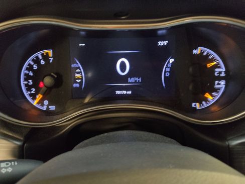 Used 2019 Jeep Grand Cherokee Laredo AWD/4WD image 23