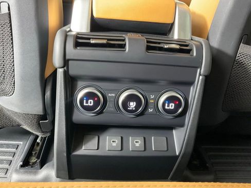 Used 2024 Land Rover Defender 130 S image 18