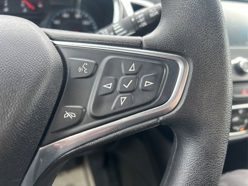 Used 2018 Chevrolet Equinox LT AWD/4WD image 29