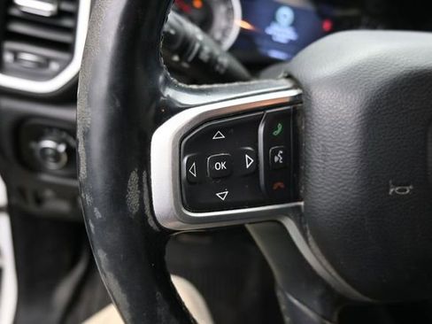 Used 2019 RAM 1500 Big Horn AWD/4WD image 17