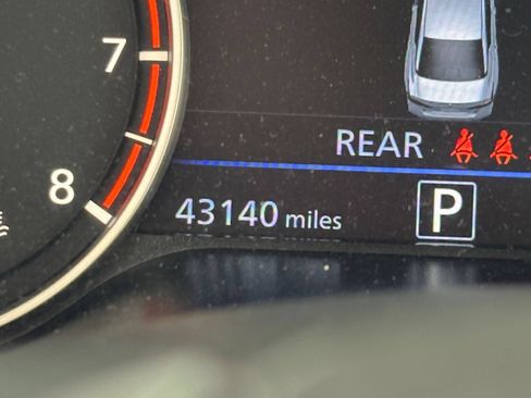 Used 2025 Nissan Altima 2.5 SV FWD image 40