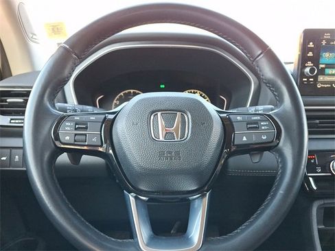 Used 2024 Honda Pilot Touring image 21