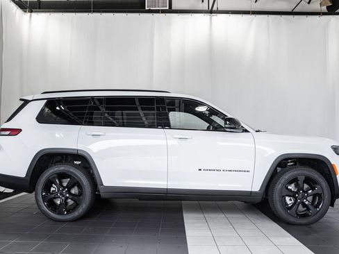 New 2025 Jeep Grand Cherokee L Limited w/ Luxury Tech Group II image 3