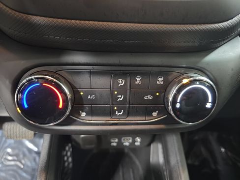 Used 2023 Chevrolet TrailBlazer LT FWD image 20