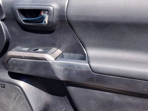 Used 2021 Toyota Tacoma TRD Pro AWD/4WD image 19
