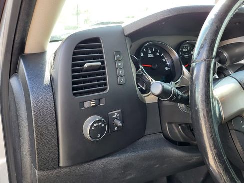 Used 2012 Chevrolet Silverado 1500 LT image 18