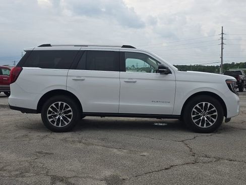Used 2025 Ford Expedition Platinum AWD/4WD image 6