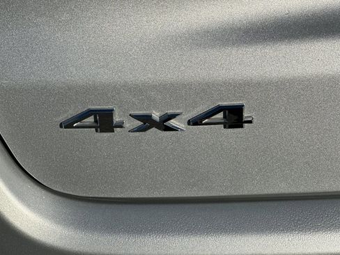 Used 2025 Jeep Compass Limited image 32