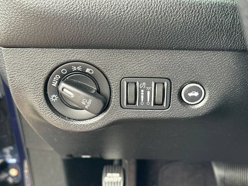 Used 2017 Dodge Challenger SXT w/ Blacktop Package RWD image 16