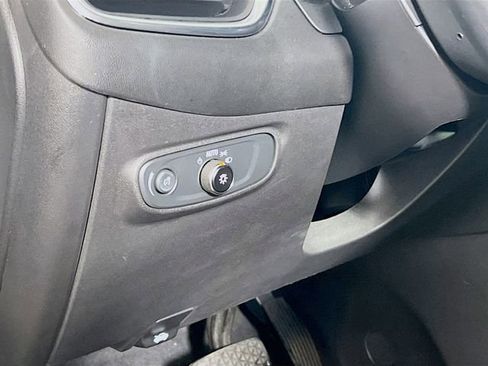 Used 2022 Chevrolet Equinox LS image 10