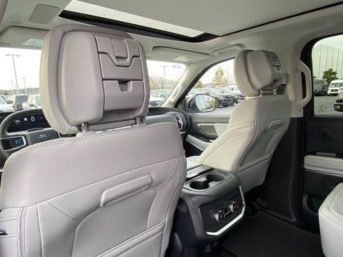 New 2026 Ford Expedition Max Platinum w/ Driver's Package image 22