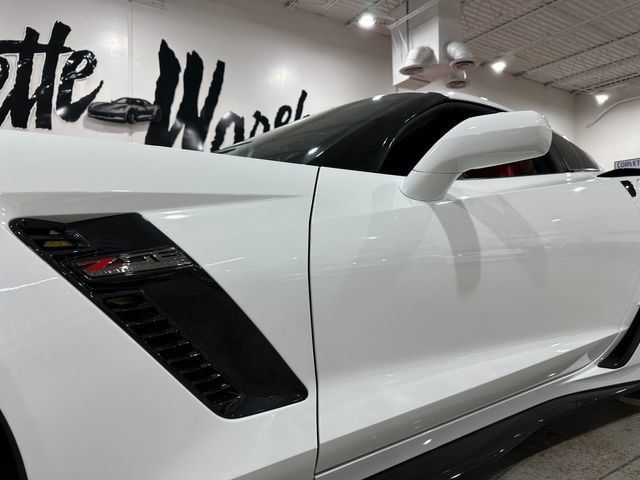 Used 2015 Chevrolet Corvette Z06 w/ 3LZ Preferred Equipment Group RWD image 22
