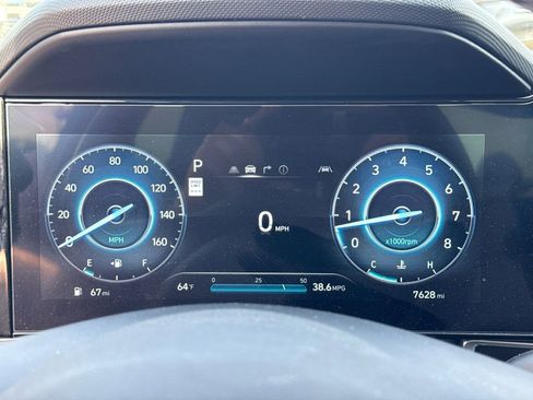 Used 2025 Hyundai Elantra Limited image 26