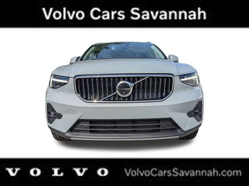 Certified 2025 Volvo XC40 B5 Plus w/ Protection Package Premier image 11
