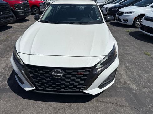 Used 2024 Nissan Altima 2.5 SR FWD image 4