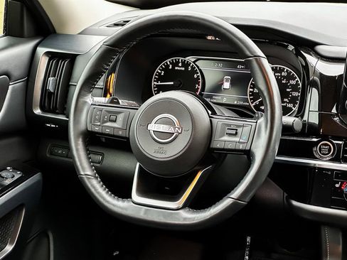 Used 2023 Nissan Pathfinder SL image 31