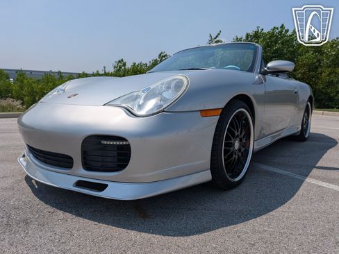 Used 2004 Porsche 911 Carrera 4S image 3