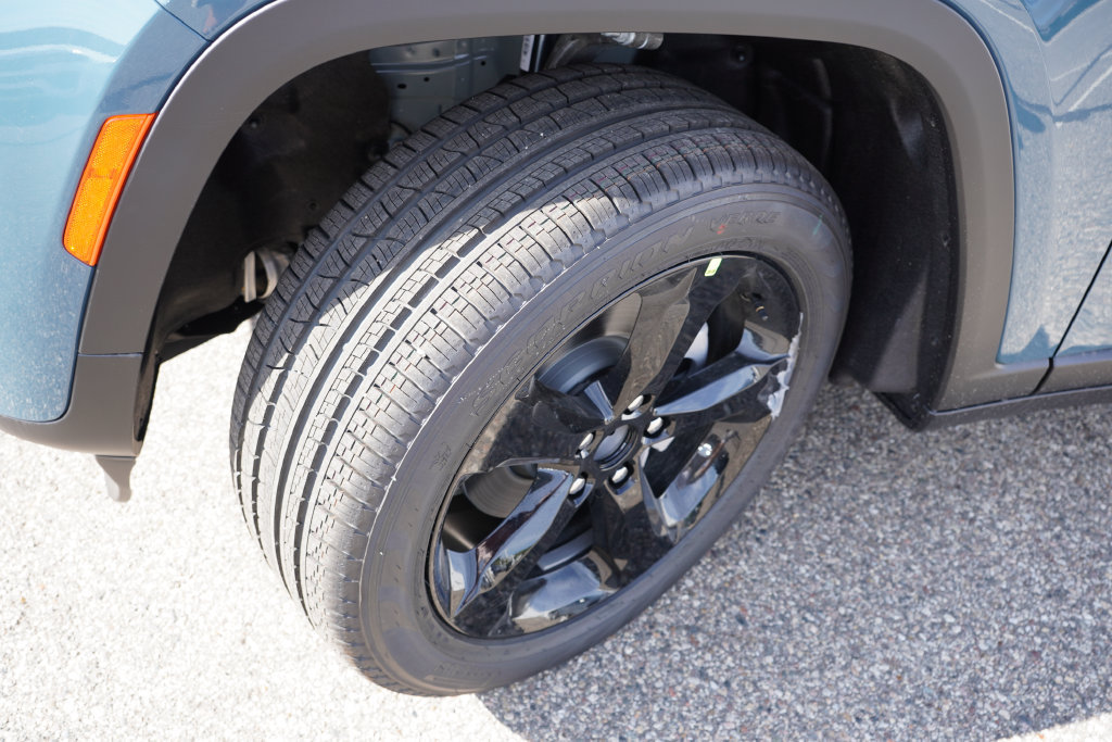 New 2027 Jeep Grand Cherokee Limited AWD/4WD image 9