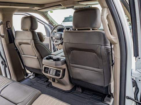 Used 2026 Ford F450 Platinum w/ Platinum Plus Package image 32