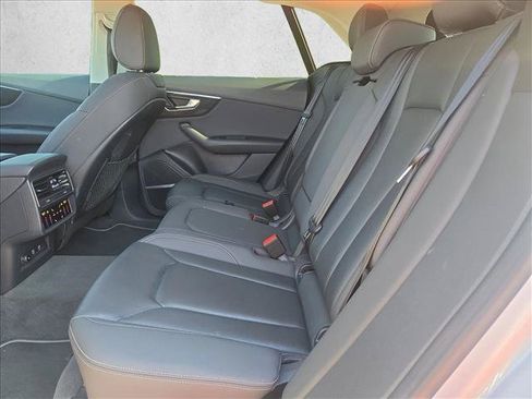Used 2019 Audi Q8 Premium Plus w/ Premium Plus AWD/4WD image 17