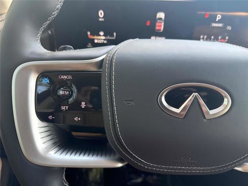 Certified 2025 INFINITI QX80 Sensory image 18