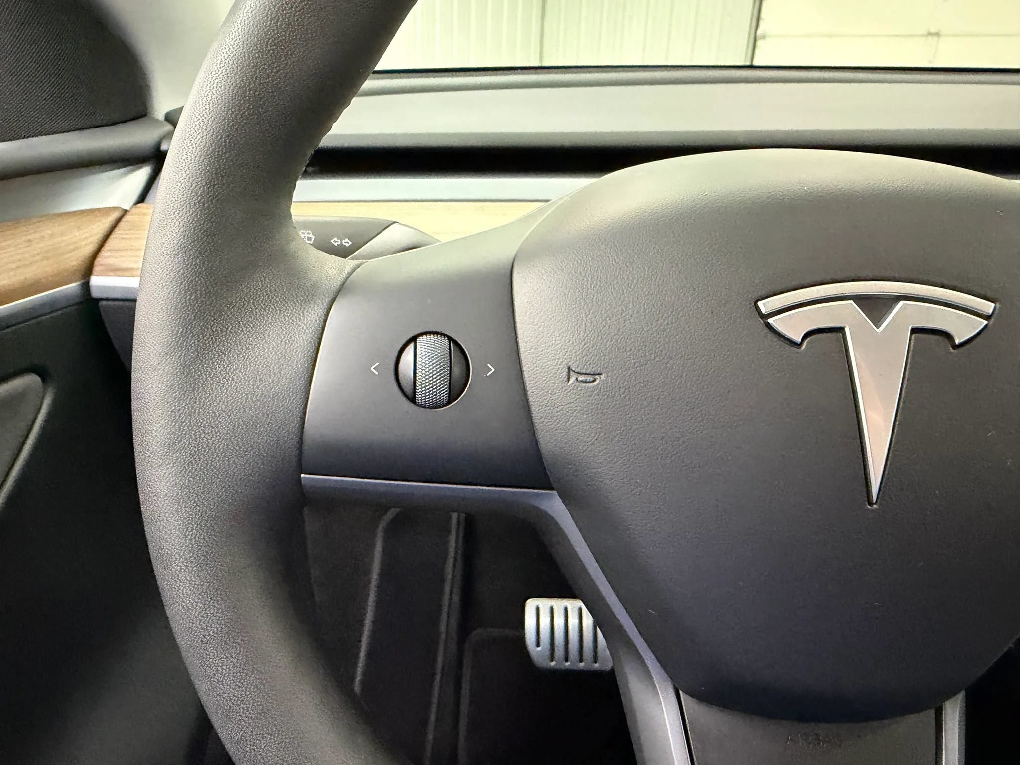 Used 2024 Tesla Model Y Performance AWD/4WD image 28