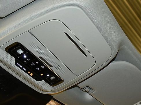 Used 2025 Lincoln Navigator Reserve AWD/4WD image 27