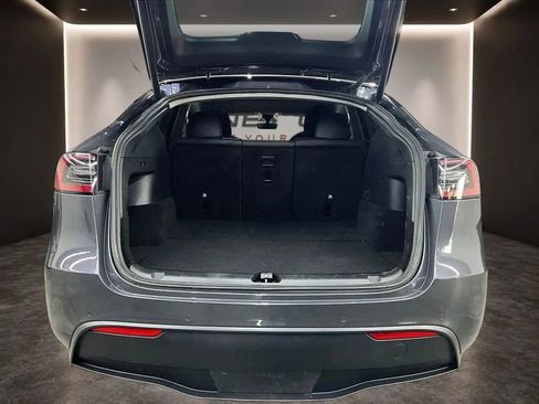 Used 2022 Tesla Model Y Performance AWD/4WD image 25