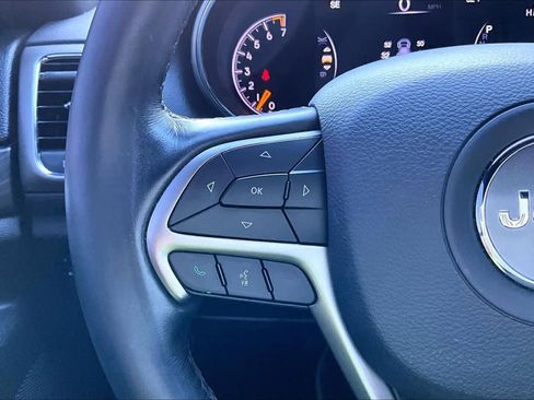 Used 2020 Jeep Grand Cherokee Altitude image 22