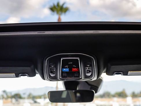 New 2025 Jeep Grand Cherokee Laredo X w/ Luxury Tech Group I image 17