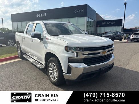 Used 2021 Chevrolet Silverado 1500 LT w/ Z71 Off-Road Package AWD/4WD image 2