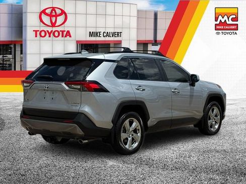Used 2020 Toyota RAV4 Limited AWD/4WD image 4