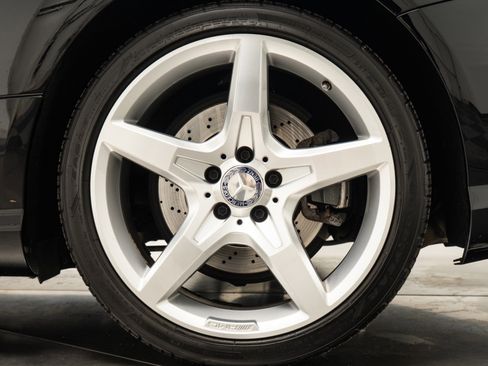 Used 2013 Mercedes-Benz SL 550 image 44