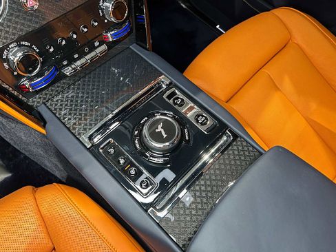 Used 2025 Rolls-Royce Cullinan Black Badge w/ Leather Finishing Pack image 40