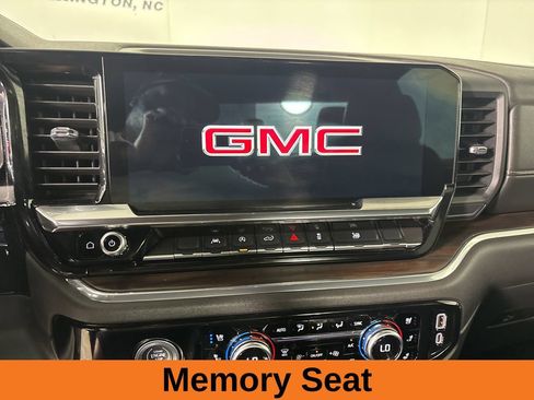 Used 2023 GMC Sierra 1500 SLT w/ SLT Convenience Package AWD/4WD image 17
