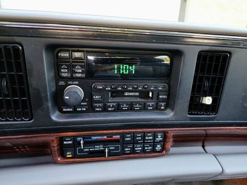Used 1999 Buick Le Sabre Custom w/ Prestige Opt Pkg FWD image 36